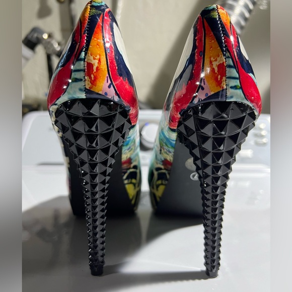Too Fast Brand Heels | Size 7 - Picture 4 of 6